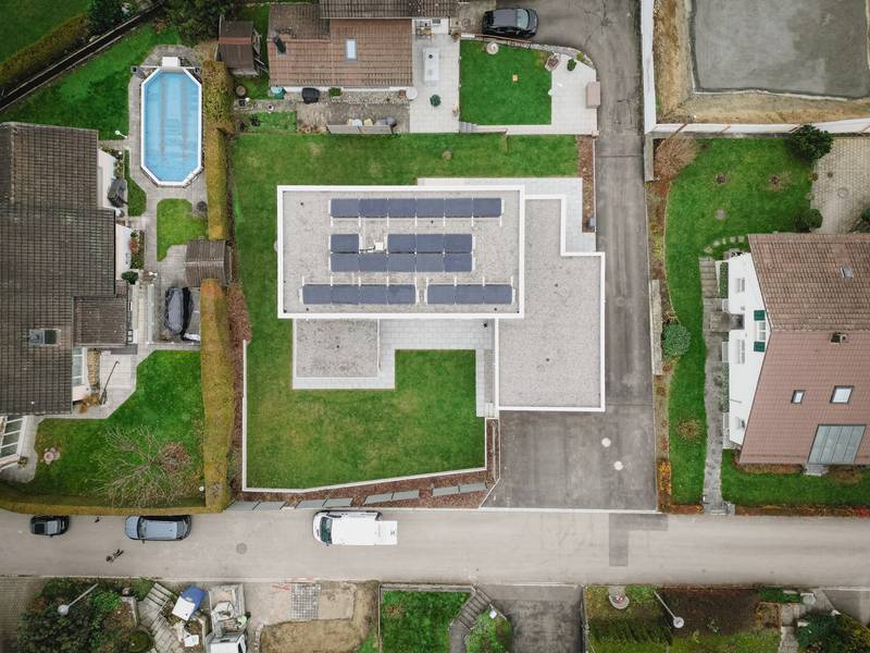 9,68 kWp mehr – Anlage auf einem Einfamilienhaus mit Kiesdach in Rickenbach-Attikon